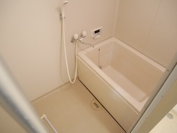 バス／シャワールーム等(同物件別室反転写真)