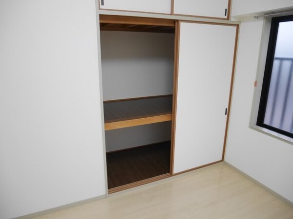 収納(同型参考写真)