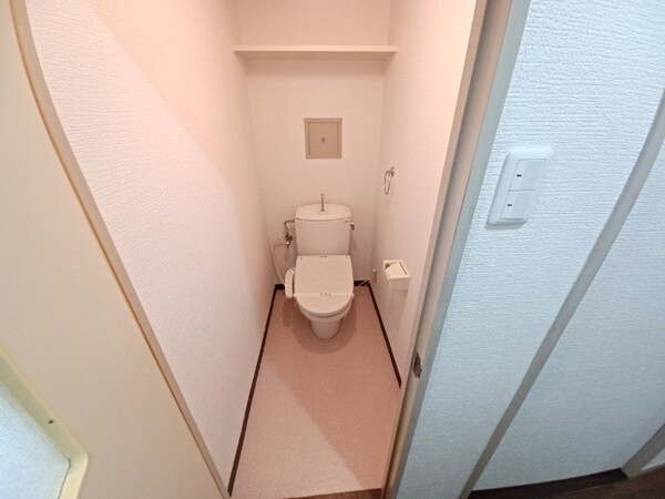 トイレ(同物件別部屋写真)
