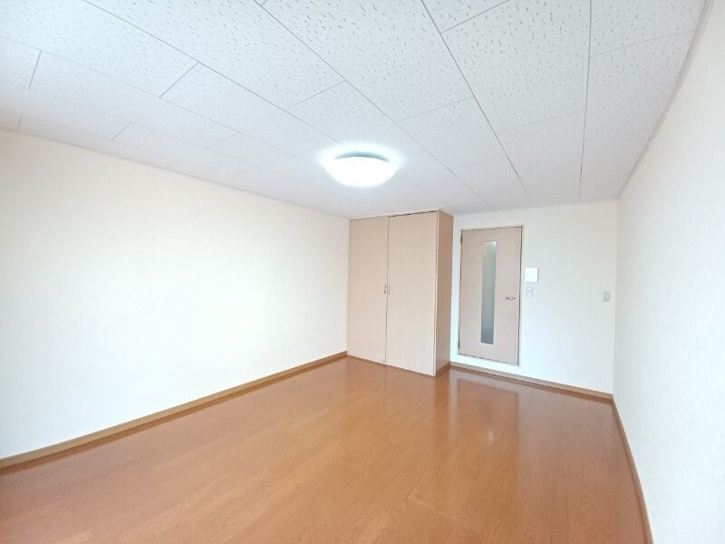 物件内観写真8　(同物件別室の画像です)