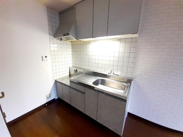 キッチン(同物件別部屋写真)