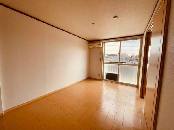 居室・リビング(同タイプの部屋写真です)