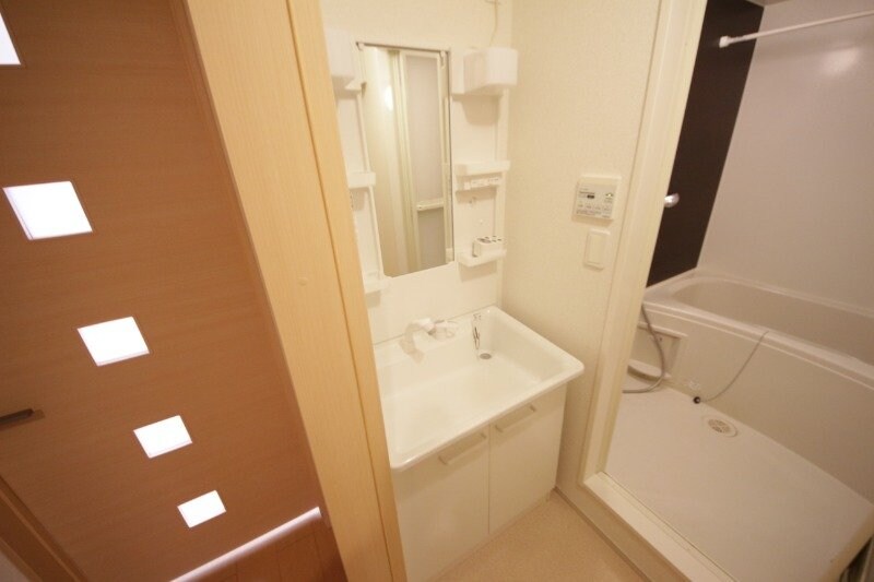 物件内観写真7　(別部屋反転写真です)