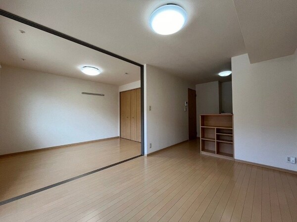 居室・リビング(別部屋同型タイプです。)