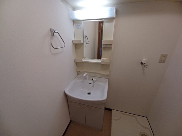 洗面所(同物件別部屋のお写真です。)