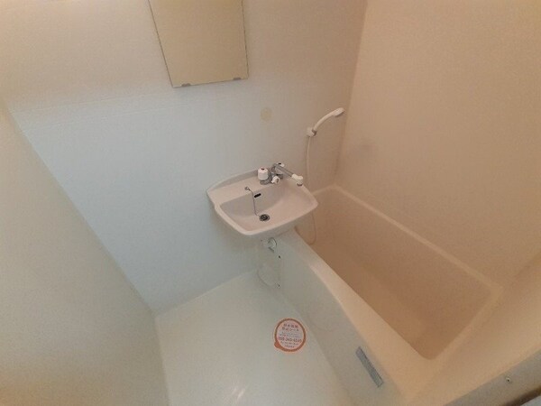 バス／シャワールーム等(同型参考写真)