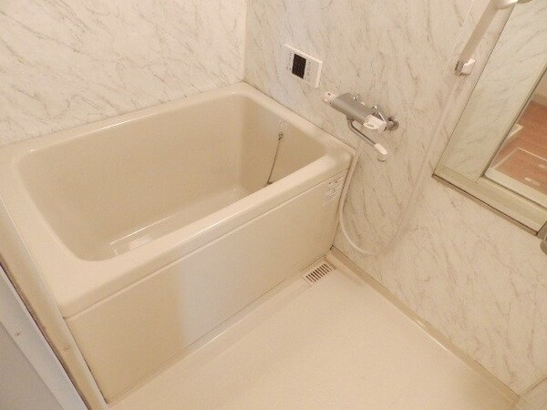 バス／シャワールーム等(同物件別部屋写真)