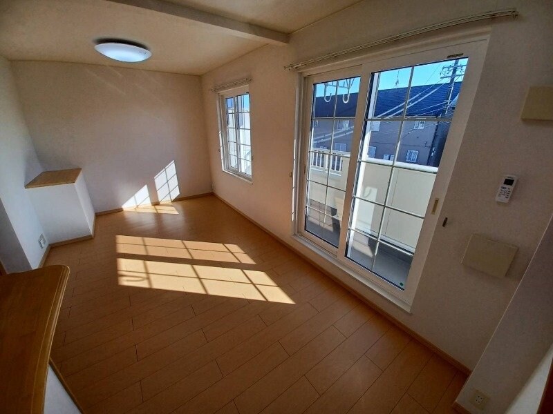 物件内観写真5　(同タイプ反転写真)