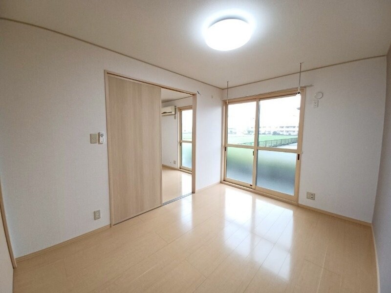 物件内観写真12　(同物件別室の写真です。)