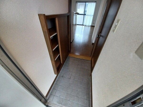 玄関(別部屋参考写真です。)