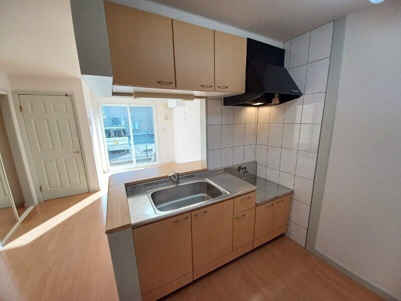 物件内観写真8　(同物件別室反転タイプ画像)