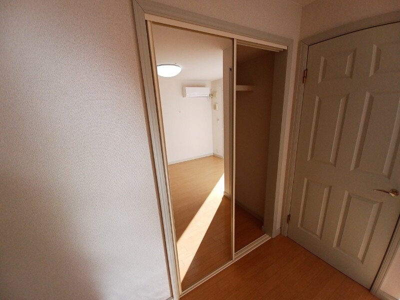 物件内観写真22　(同物件別室反転タイプ画像)