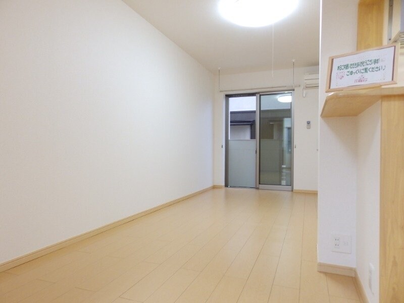 物件内観写真7　(同型反転部屋写真です。)