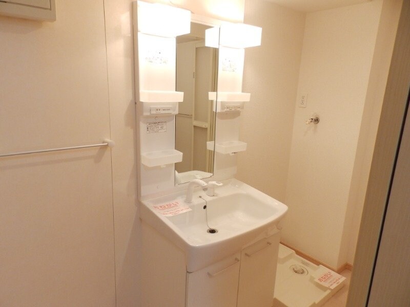 物件内観写真10　(同型反転部屋写真です。)