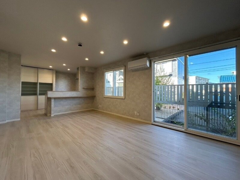 物件内観写真5　(同型別室のお写真です)