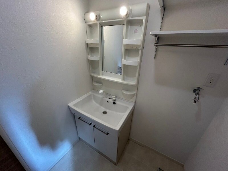 物件内観写真7　(同型別室のお写真です)