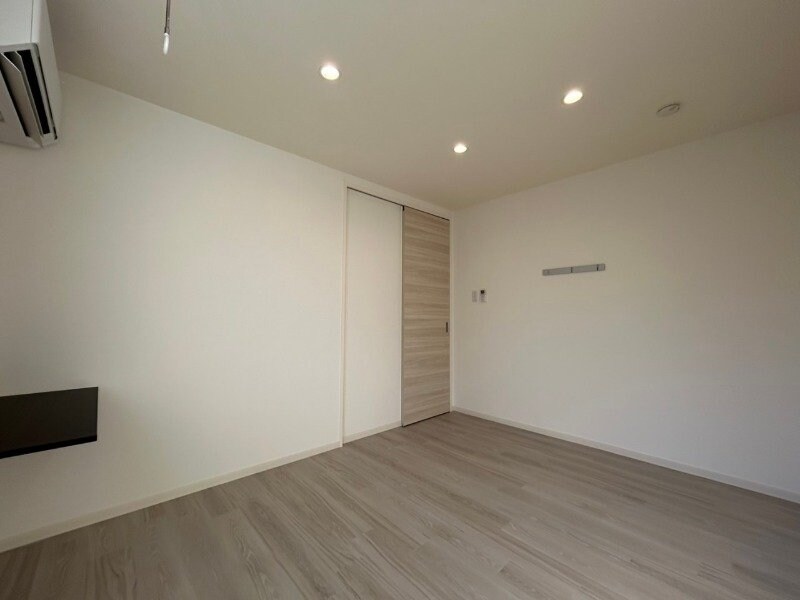 物件内観写真10　(同型別室のお写真です)