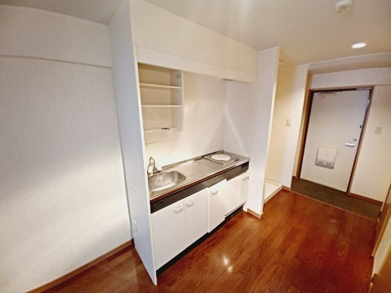 物件内観写真8　(同型別室のお写真です。)