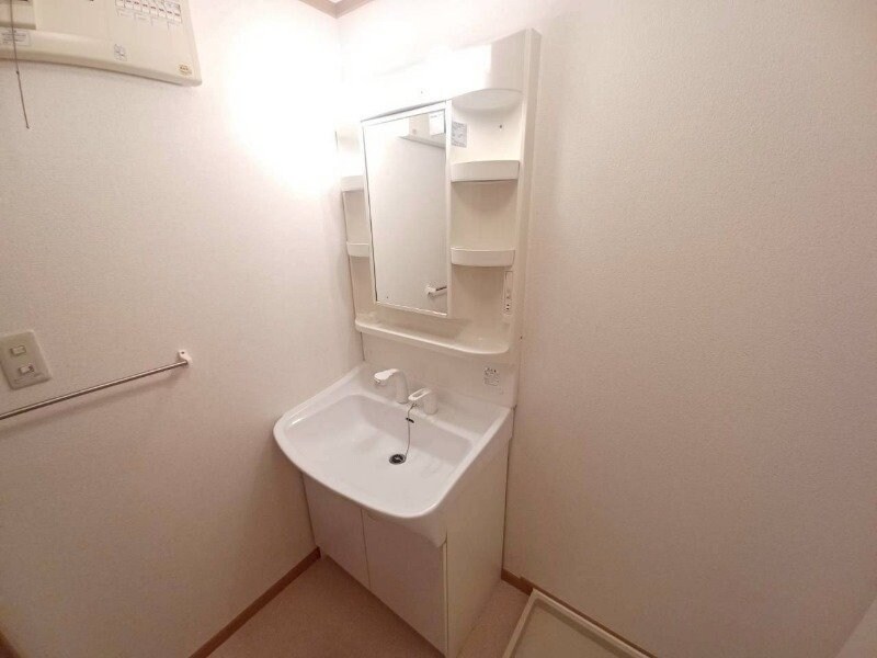 物件内観写真11　(同物件別室反転タイプ)