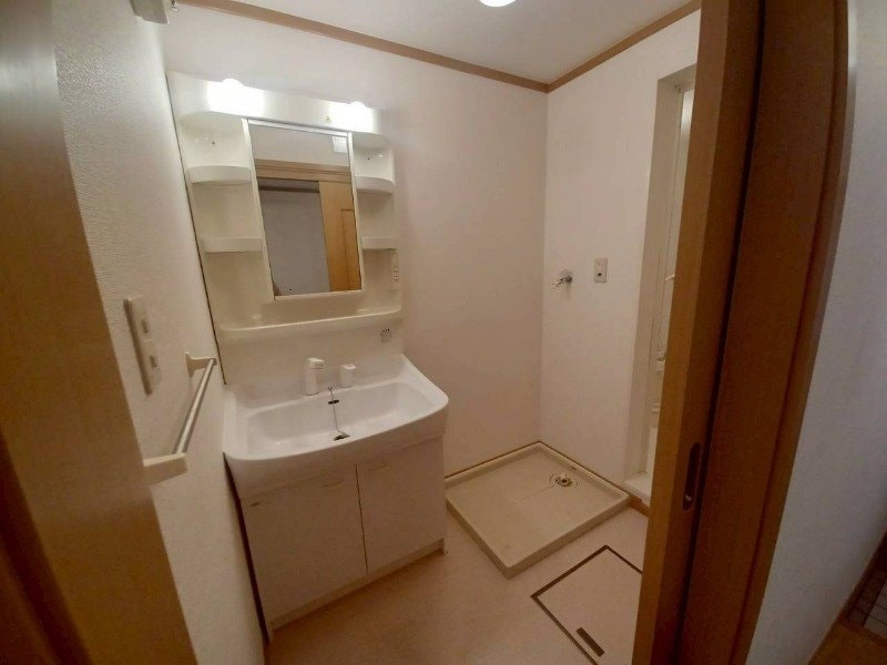 物件内観写真23　(同物件別室反転タイプ)