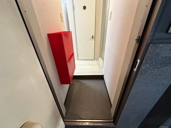 玄関(同物件別部屋参考写真です。)