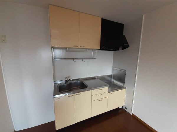 キッチン(同物件別部屋写真)