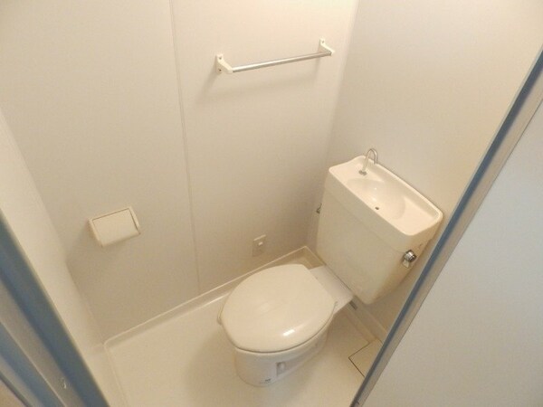 トイレ(別部屋の写真です)