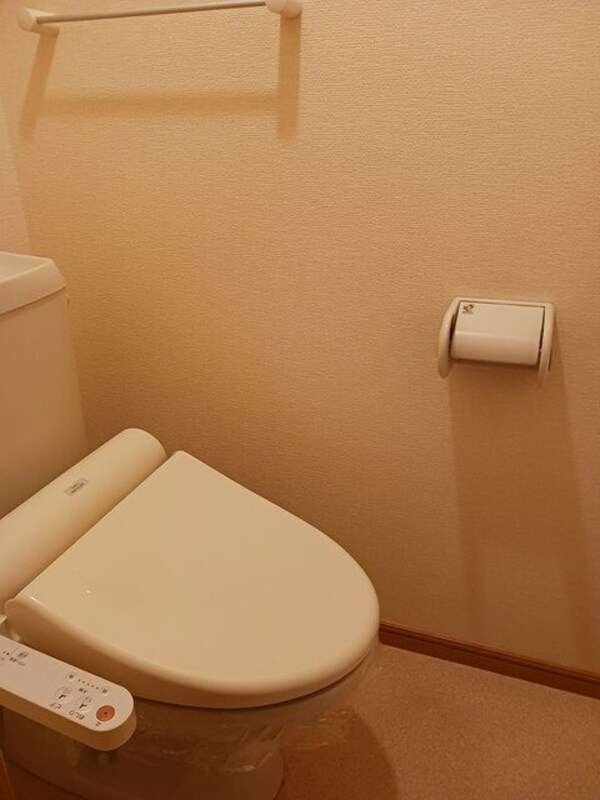 トイレ(同型参考写真)