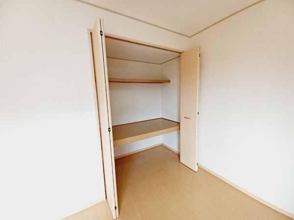 収納(同型参考写真)