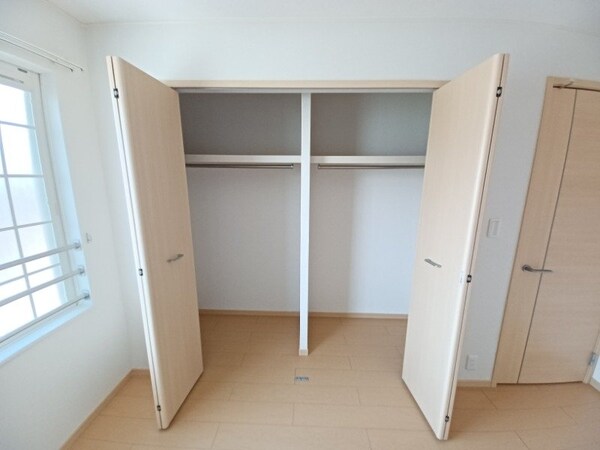 収納(同型参考写真)