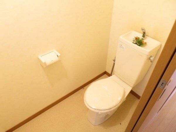 トイレ(同物件別室の写真です)