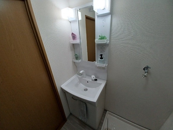 洗面所(同物件別部屋のお写真です。)