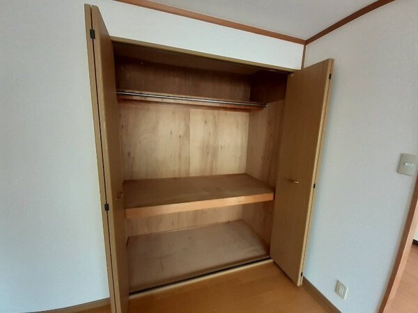 収納(同物件別室写真)