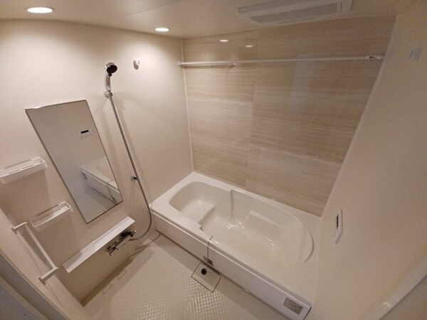 バス／シャワールーム等(同型参考写真)