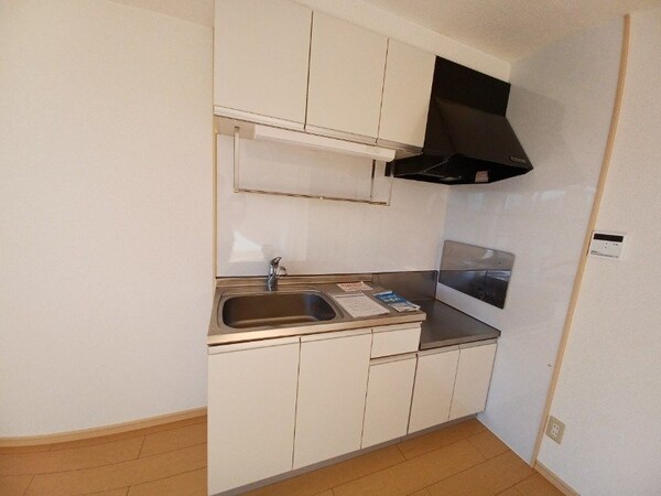 キッチン(同物件反転タイプの画像です)
