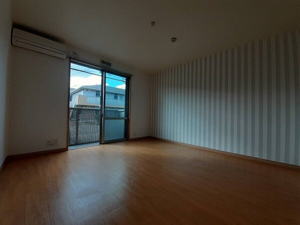 居室・リビング(同一タイプ部屋写真)