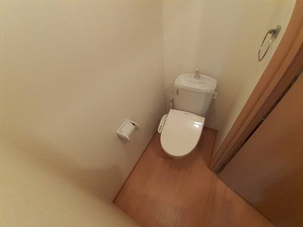 トイレ(同一タイプ部屋写真)