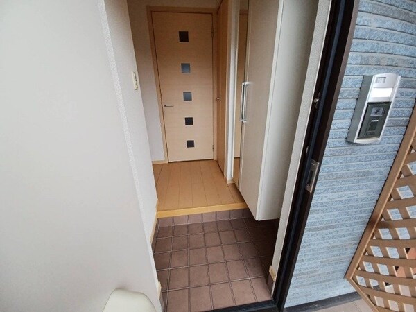 玄関(別部屋同型タイプ)