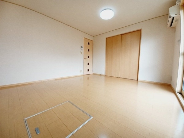 居室・リビング(同物件別部屋のお写真です。)