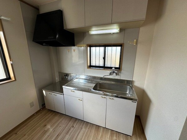キッチン(同物件別部屋写真)