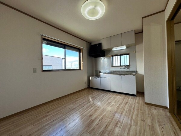 キッチン(同物件別部屋写真)