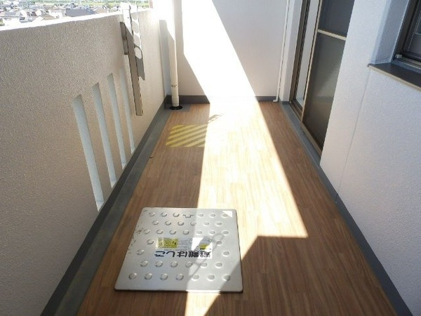 バルコニー(同物件別室の画像です)