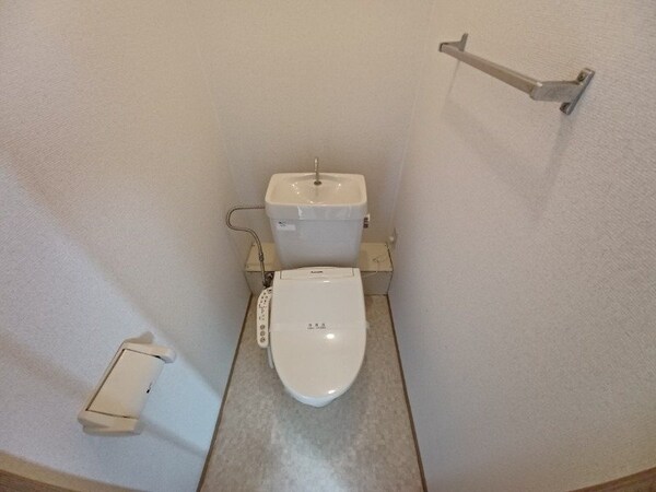 トイレ(同型参考写真)
