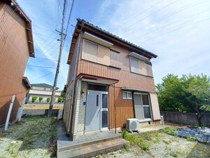 中出借家外観写真