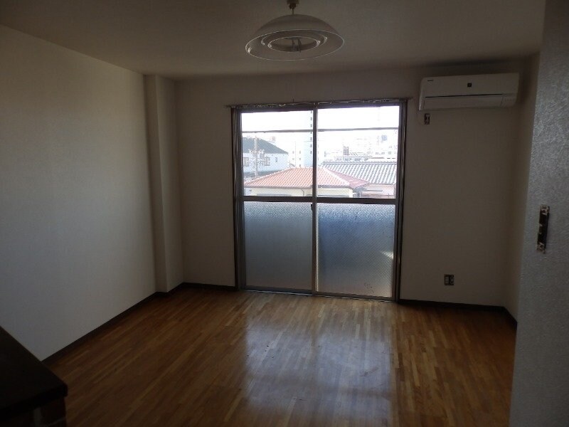 物件内観写真7　(同建物の別部屋写真です)