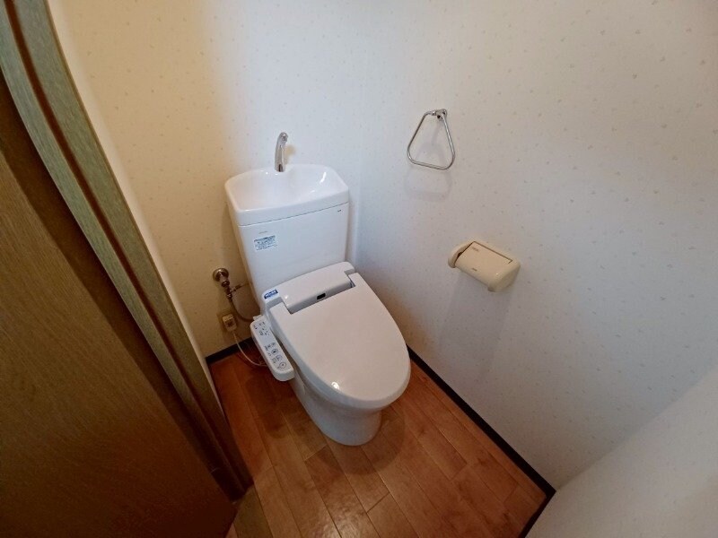 物件内観写真10　(ウォシュレット付きのトイレ)