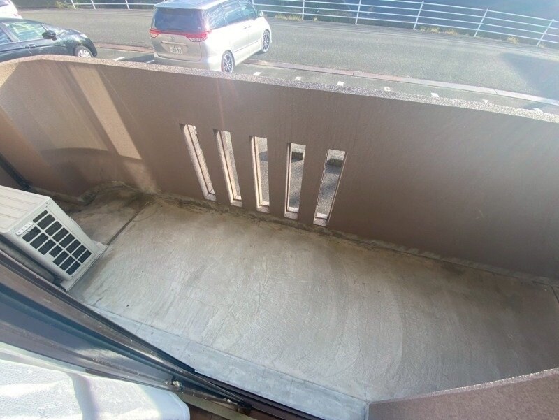 物件内観写真13　(明るいバルコニー)