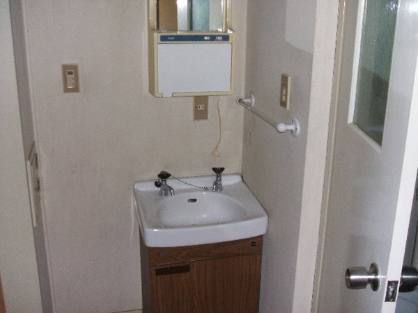 洗面所(同タイプの部屋写真です)