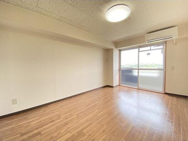 リビングダイニング