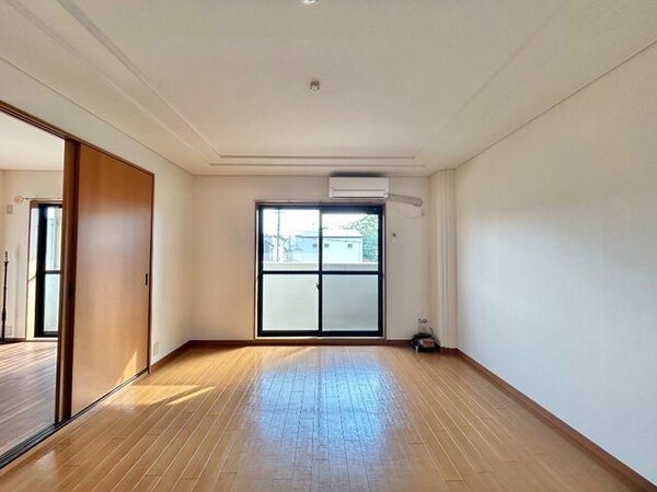 リビングダイニング